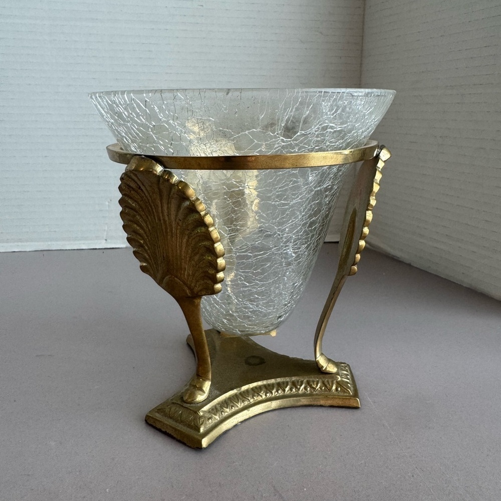 Vtg Brass Seashell Stand With Clear Crackle Glass